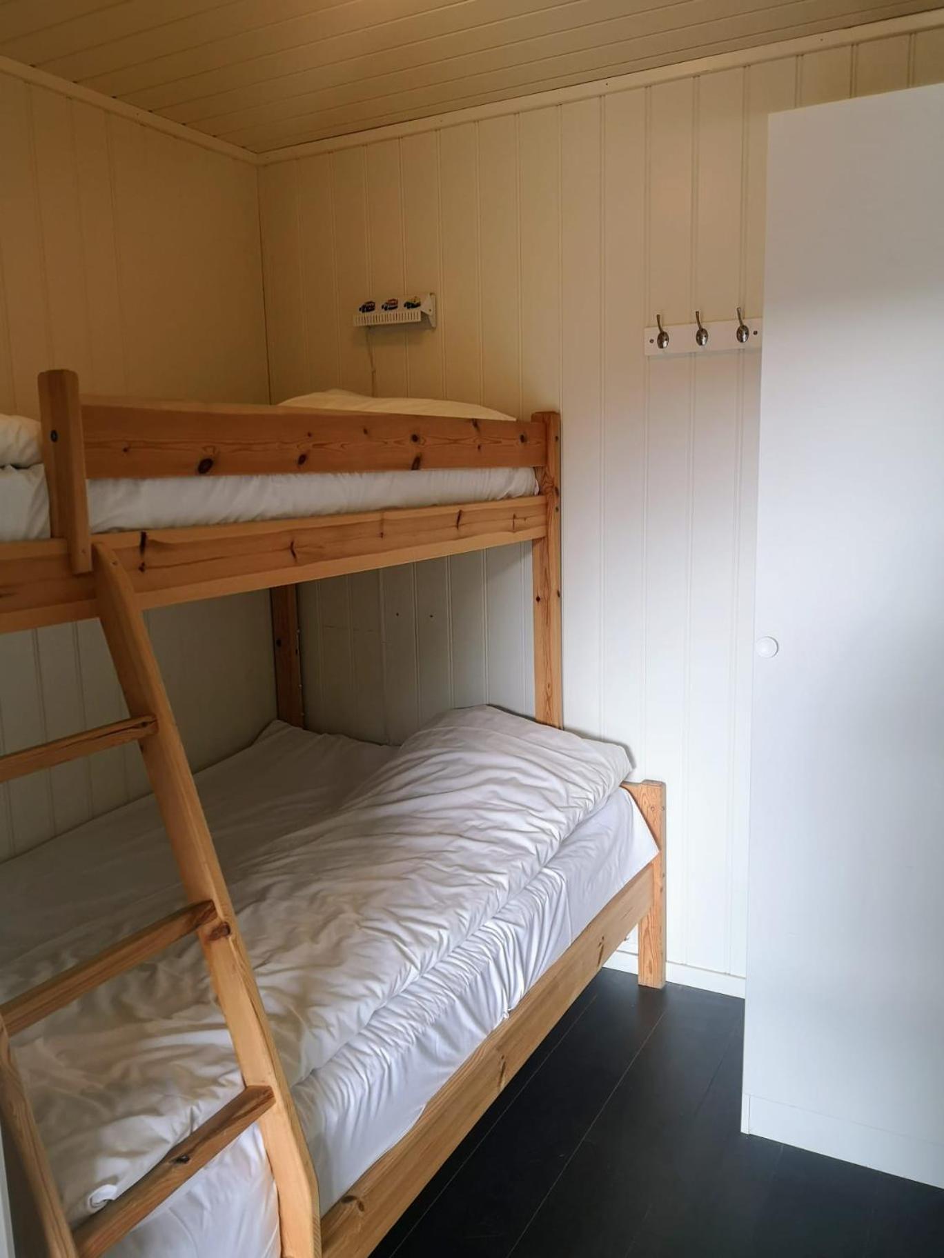 Ulvsvag Gjestgiveri Og Fjordcamping As Eksteriør billede
