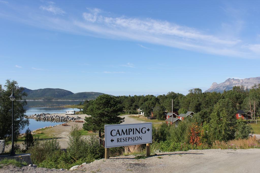 Ulvsvag Gjestgiveri Og Fjordcamping As Eksteriør billede